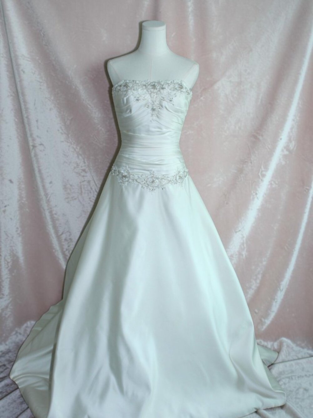 Ivory Dropped Waist Wedding Gown